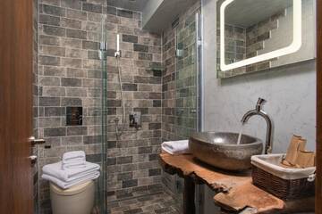 Фото номера Семейный номер-студио Отель Zaara Estate г. Glavan 2