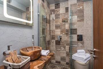 Фото номера Двухместный номер с 1 кроватью и балконом Отель Zaara Estate г. Glavan 2